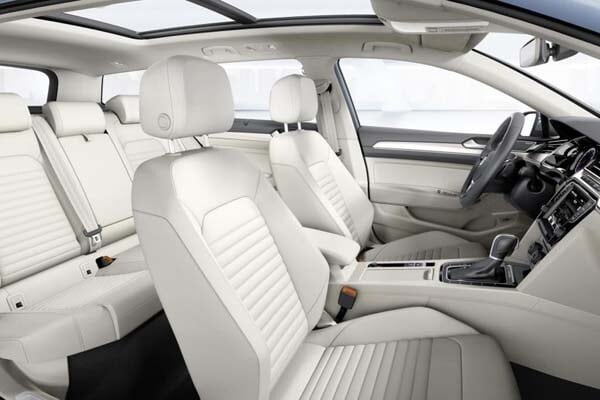 2015-volkswagen-euro-passat-interior-look-in2-600-001