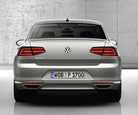 2015-volkswagen-euro-passat-tail-on-static-600-001
