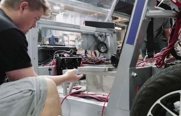 google-autonomous-car-prototype-assembly1-600-001
