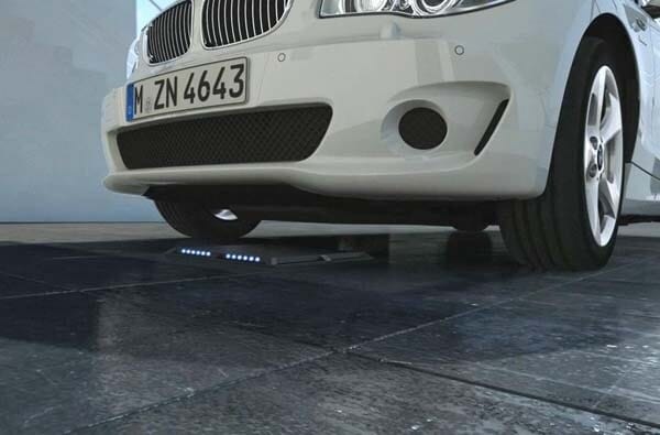 mercedes-benz-inductive-charging-system-charger-pad1-600-001