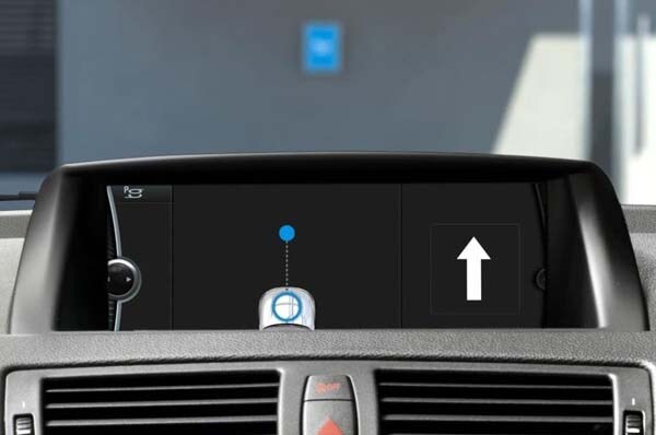 mercedes-benz-inductive-charging-system-target-display-600-001