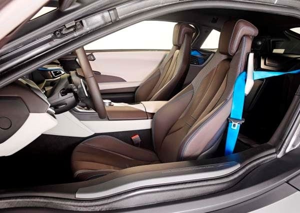 2014-bmw-i8-concours-delegance-special-edition-front-interior-look-in-600-001