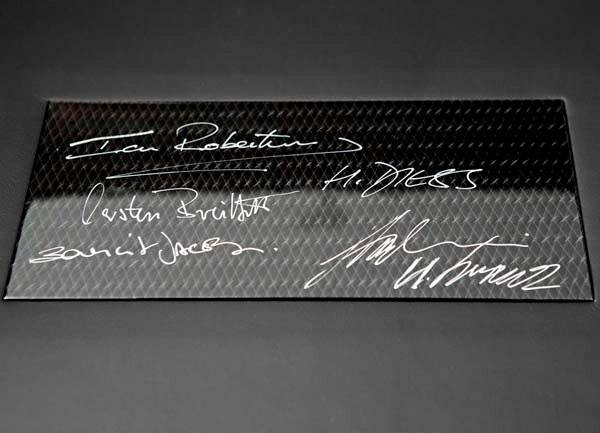 2014-bmw-i8-concours-delegance-special-edition-signature-plaque-600-001