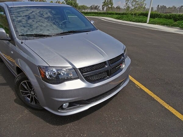 2014-dodge-grand-caravan-exterior-04-600-001