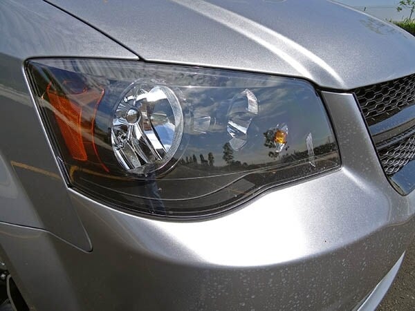 2014-dodge-grand-caravan-exterior-05-600-001