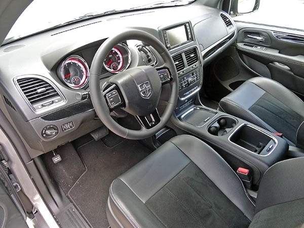 2014-dodge-grand-caravan-interior-01-600-001
