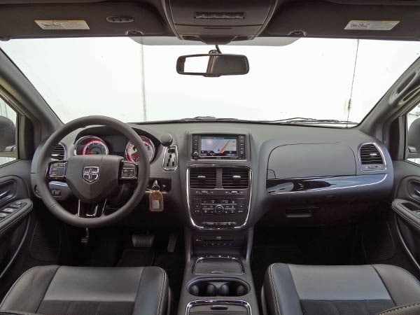 2014-dodge-grand-caravan-interior-07-600-001