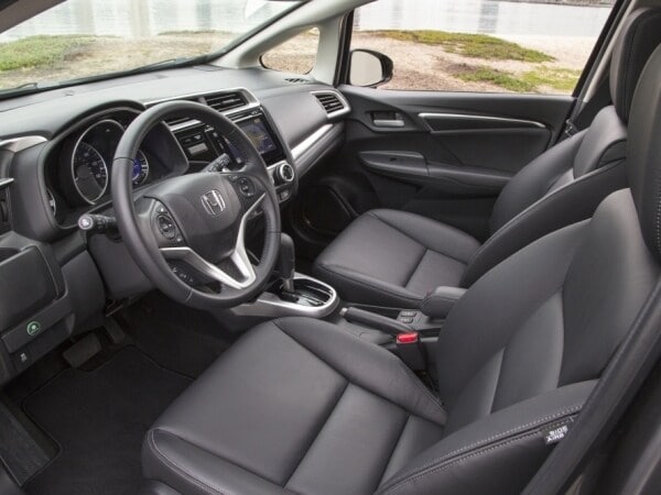 2015-honda-fit-interior-front1-600-600-001