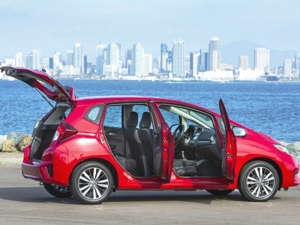 2015-honda-fit-profile-static-doors-open1-600-600-001