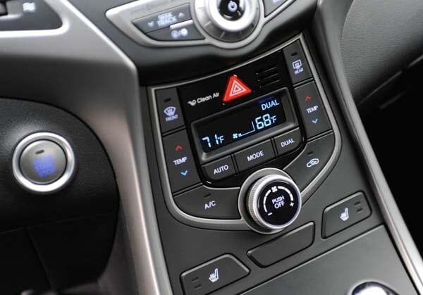 2015-hyundai-elantra-console-control-cluster-600-001