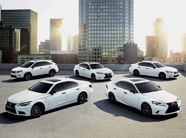 2015-lexus-crafted-line-family-group-shot-600-001
