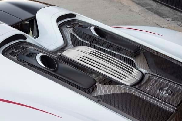 2015-porsche-918-spyder-_17_-600-001