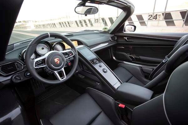 2015-porsche-918-spyder-_38_-600-001