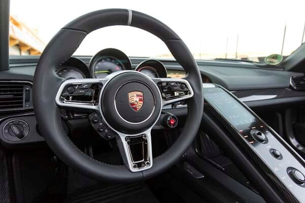 2015-porsche-918-spyder-_39_-600-001