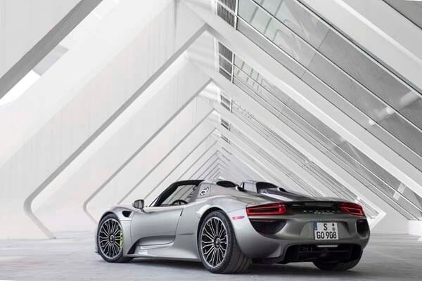 2015-porsche-918-spyder-_3_-600-001