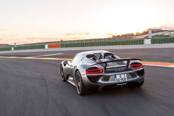 2015-porsche-918-spyder-_64_-600-001