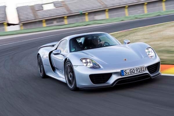 2015 Porsche 918 Spyder review