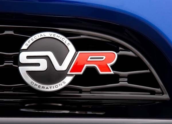 2015-range-rover-sport-svr-badge-detail-600-001