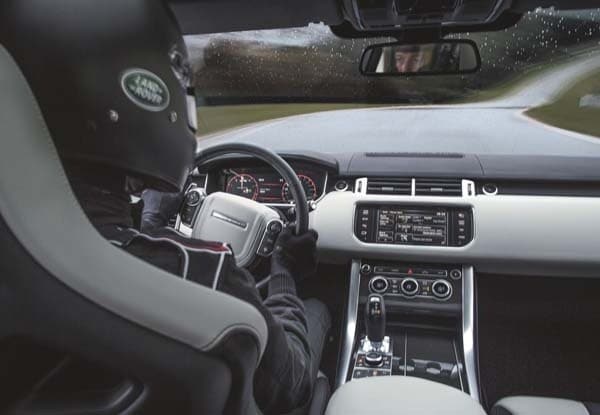 2015-range-rover-sport-svr-interior-driver-detail-600-001