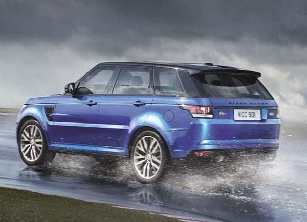 2015-range-rover-sport-svr-rear-action1-600-001
