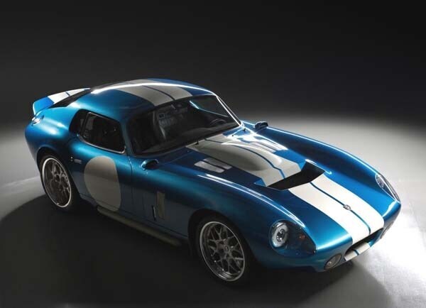 2015-renovo-coupe-front-overhead-static-600-001