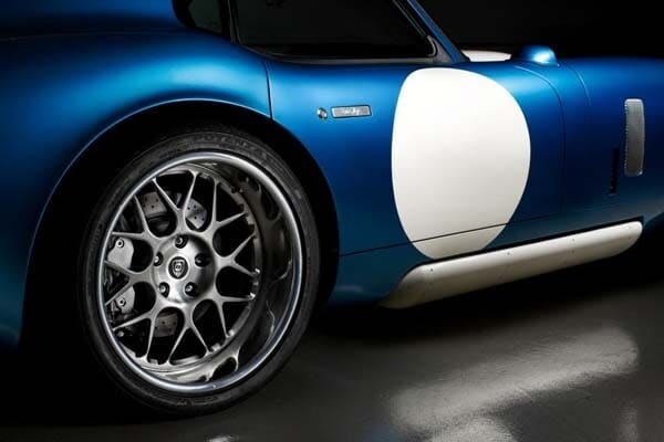2015-renovo-coupe-rear-wheel-detail-600-001