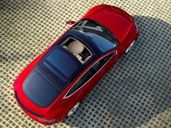 2015-tesla-model-s-overhead-static1-600-001