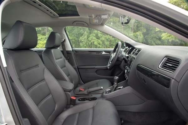 2015-volkswagen-jetta-tdi-interior-front-600-001