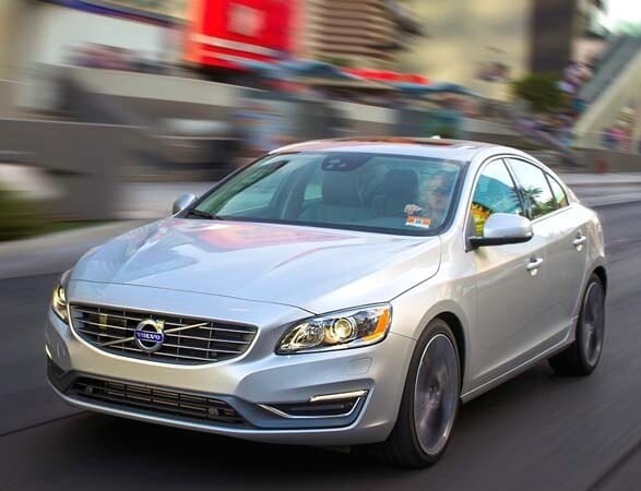 2015-volvo-s60-front-action-600-001