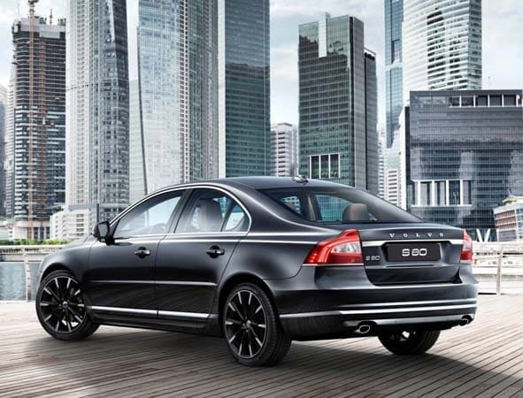 2015-volvo-s80-rear-static-600-001