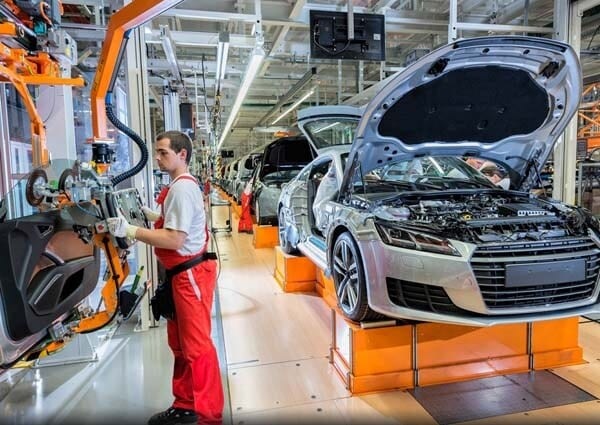 2016-audi-tt-production-line4-600-001