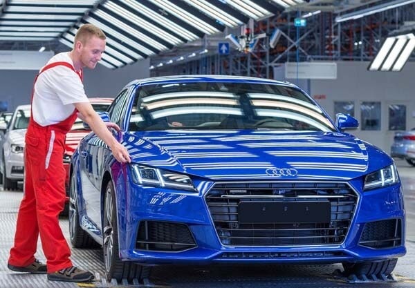 2016-audi-tt-production-line5-600-001