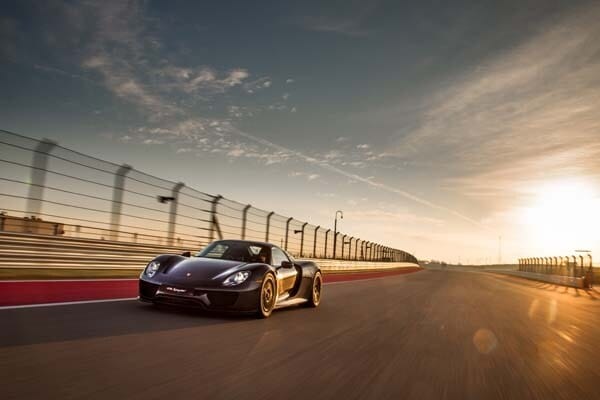 blue_918_spyder_32-600-001