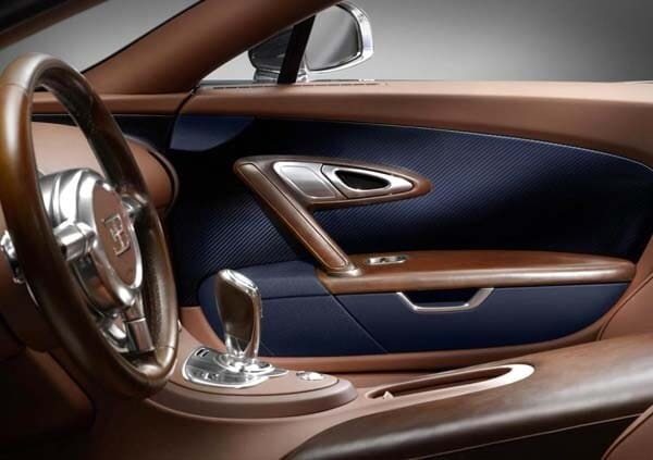 bugatti-veyron-ettore-bugatti-legends-special-edition-door-panel-detail-600-001