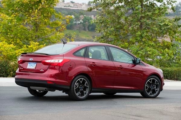 kbb_compact_sedans_014-600-001