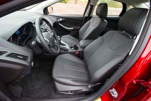 kbb_compact_sedans_046-600-001