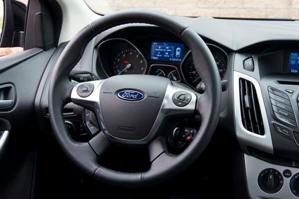 kbb_compact_sedans_051-600-001
