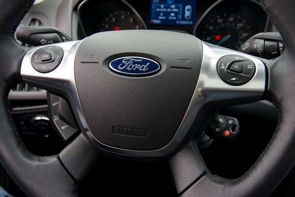 kbb_compact_sedans_052-600-001