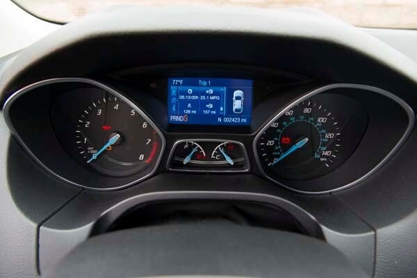 kbb_compact_sedans_054-600-001