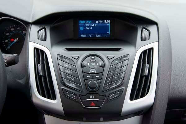 kbb_compact_sedans_057-600-001