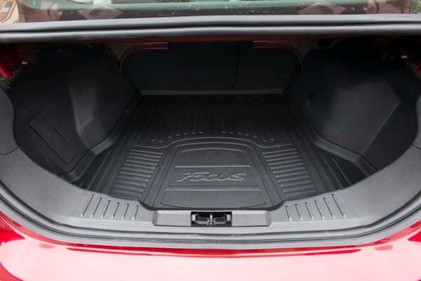 kbb_compact_sedans_067-600-001