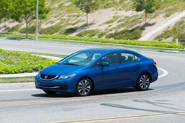 kbb_compact_sedans_083-600-001