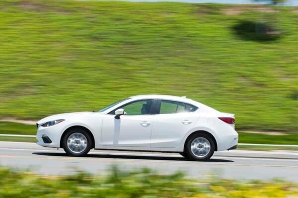 kbb_compact_sedans_213-600-002