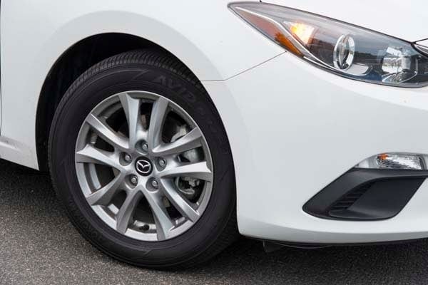 kbb_compact_sedans_217-600-002