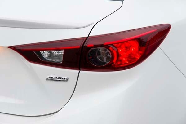 kbb_compact_sedans_223-600-002