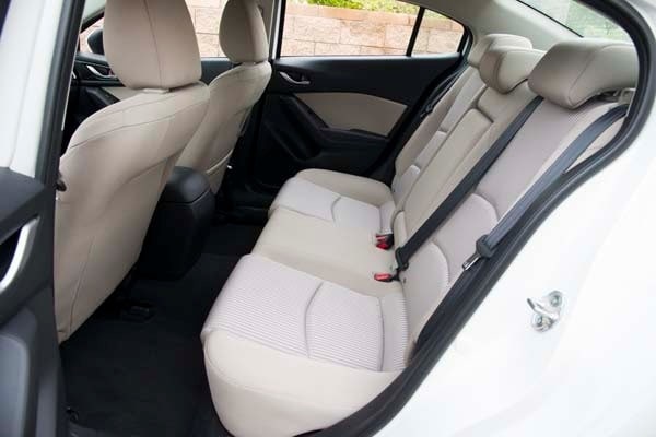 kbb_compact_sedans_243-600-001