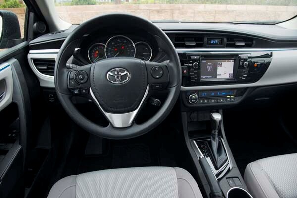 kbb_compact_sedans_346-600-001