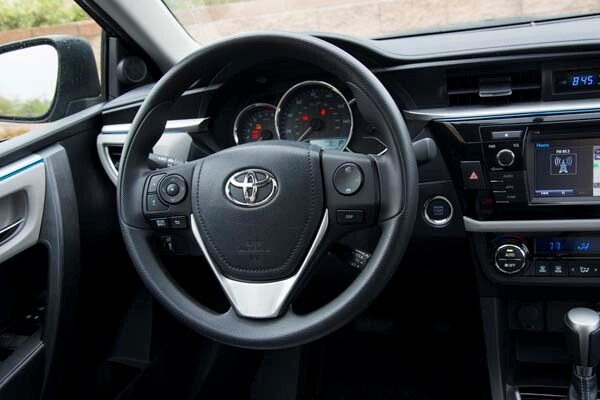 kbb_compact_sedans_347-600-001