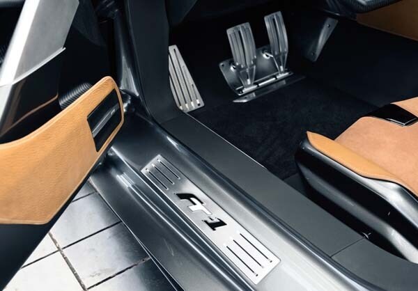 toyota-ft1-concept-revamp-interior-pedals-door-sill-detail-600-001