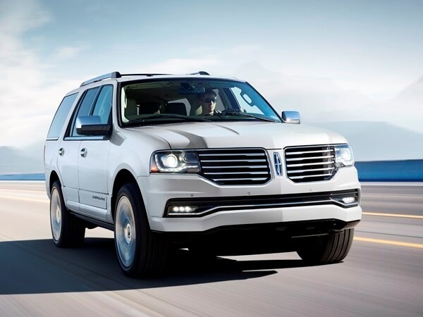 15lincolnnavigator_01_hr-600-600-001
